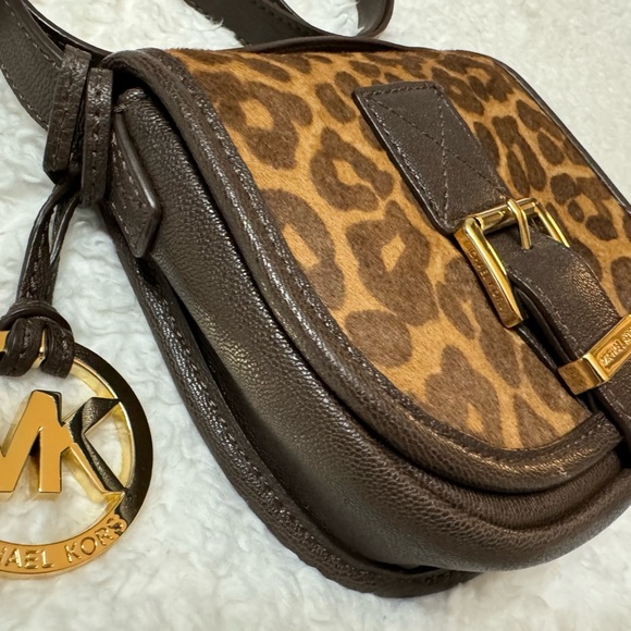 MK Michael Kors Crossbody Purse - Picture 2 of 10